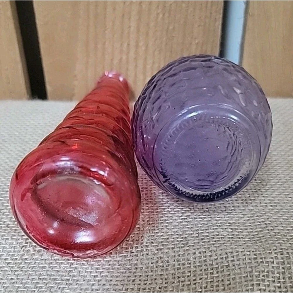 Vases Lot Of 2 Purple And Red Color Short Very Good Condition